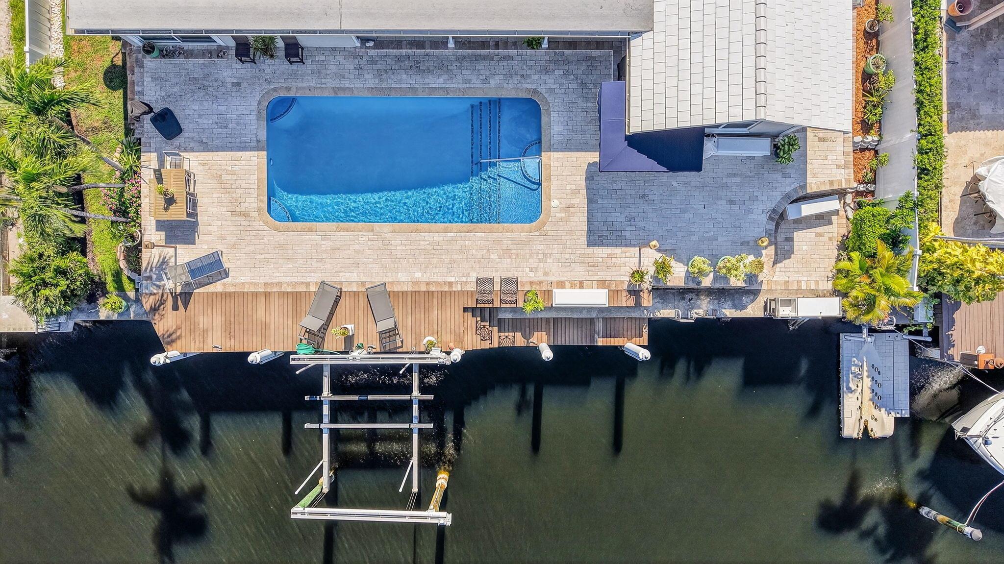 TROPIC ISLE - Residential