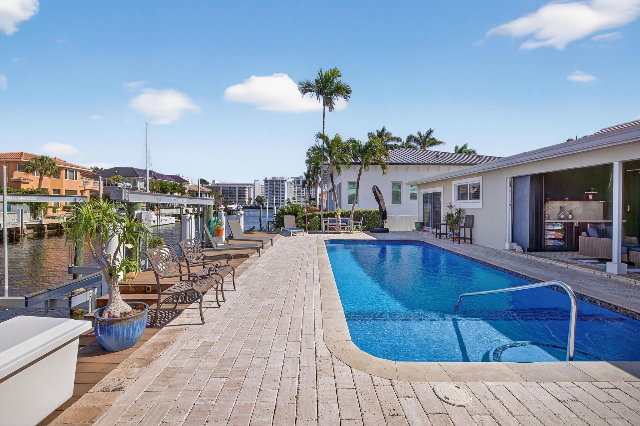 TROPIC ISLE - Residential