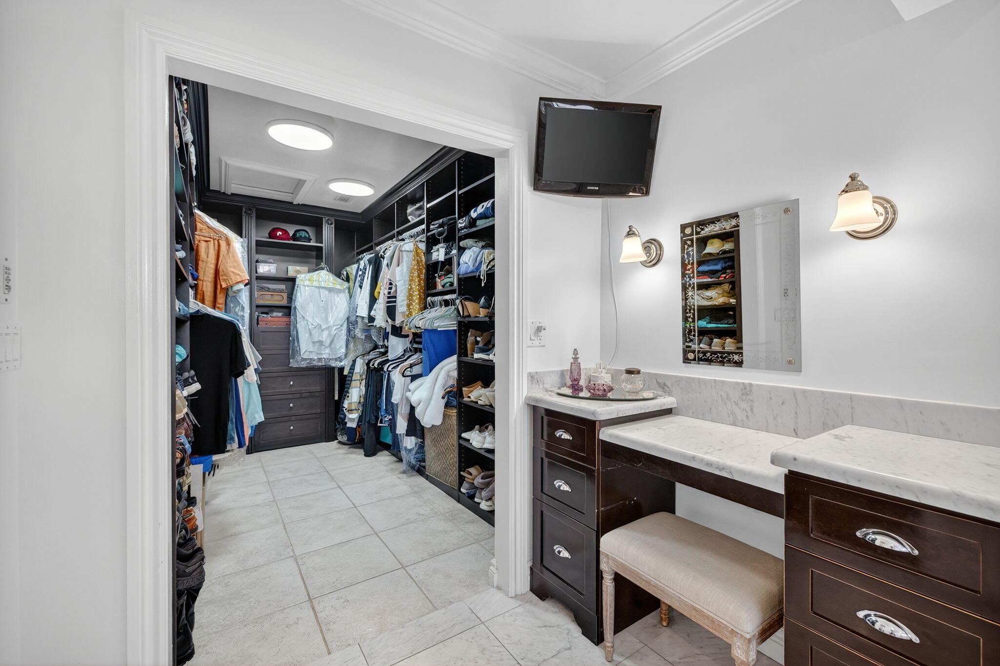 TROPIC ISLE - Residential