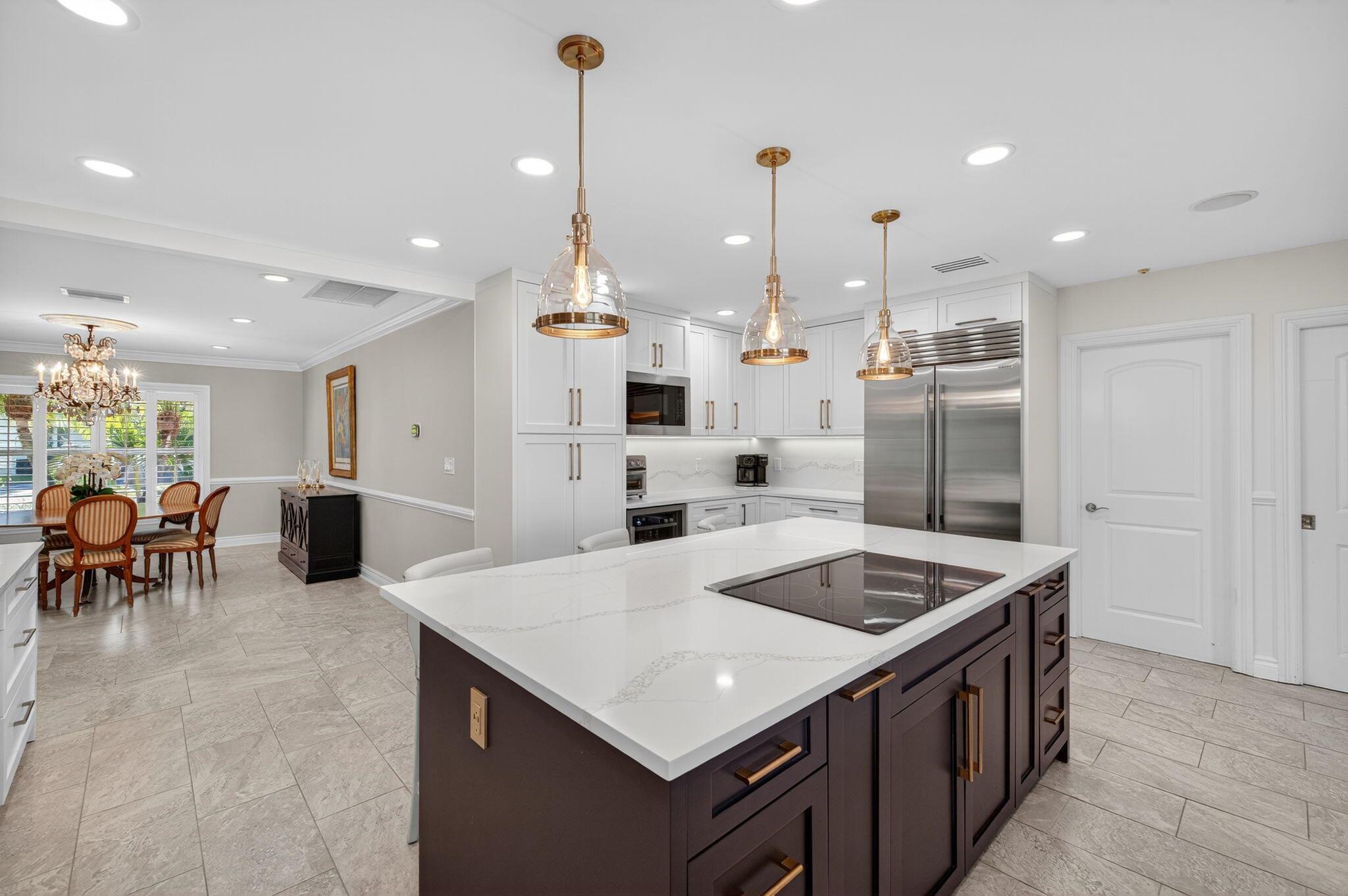 TROPIC ISLE - Residential