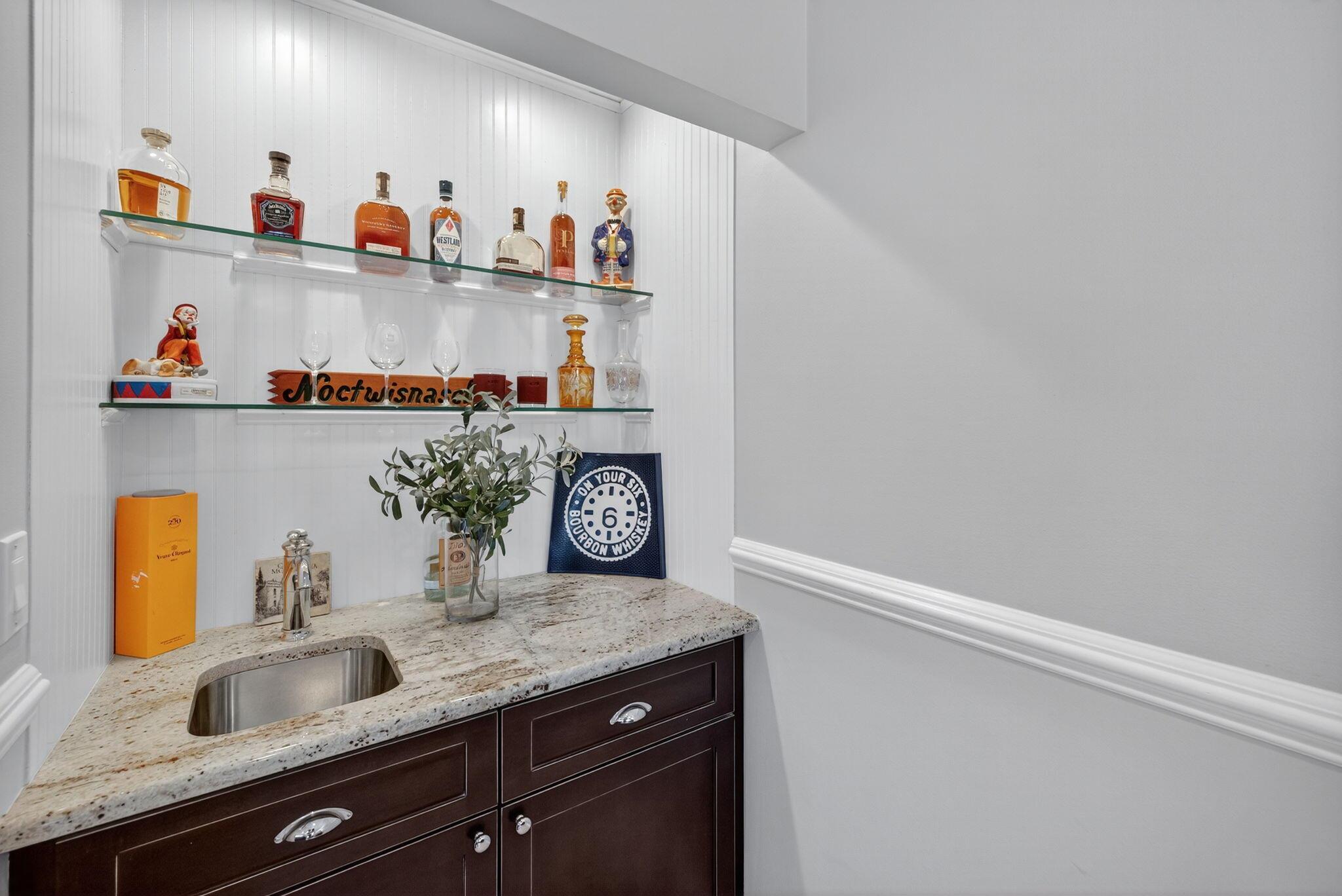 TROPIC ISLE - Residential