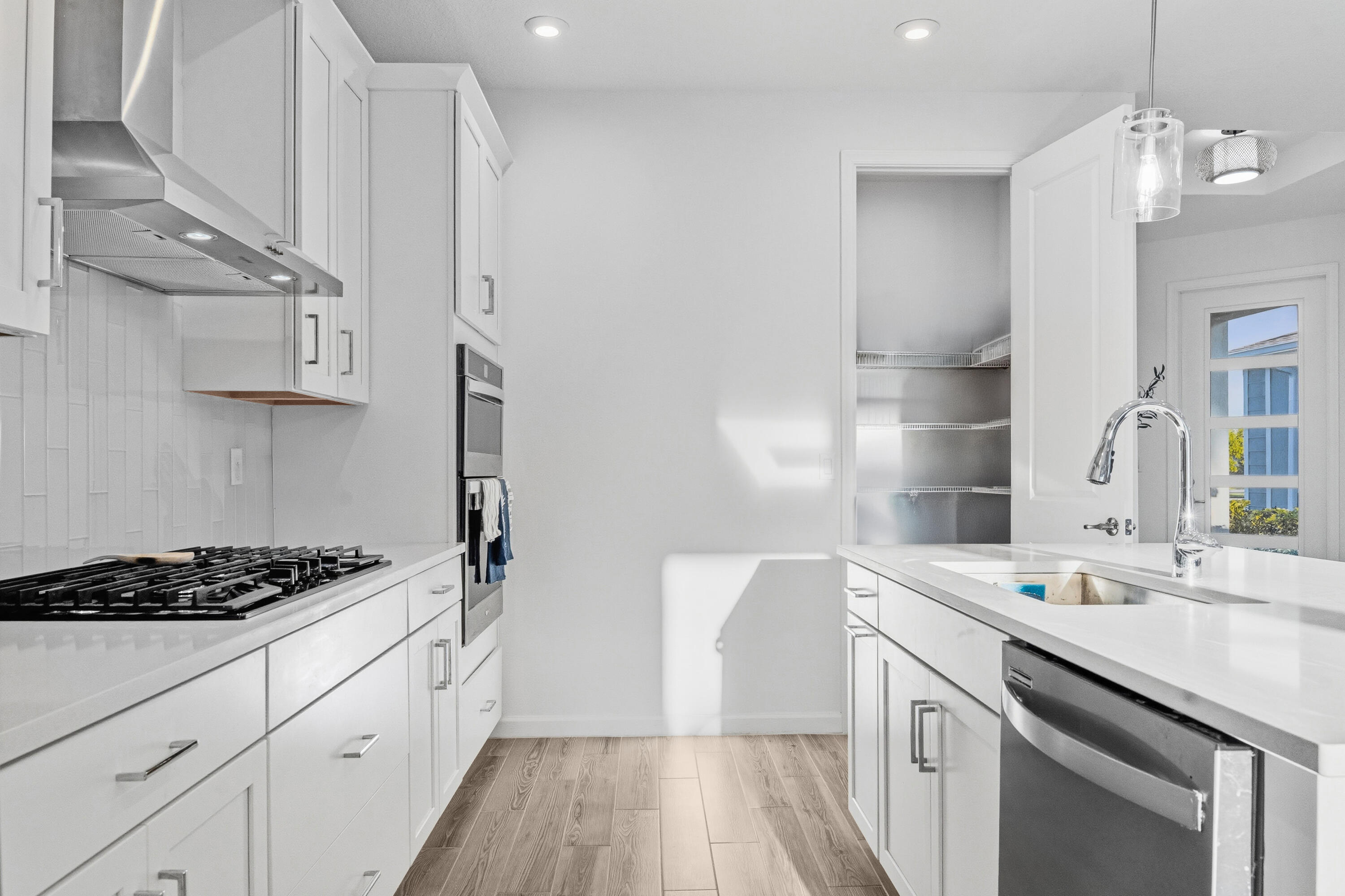 EMERY II - Residential