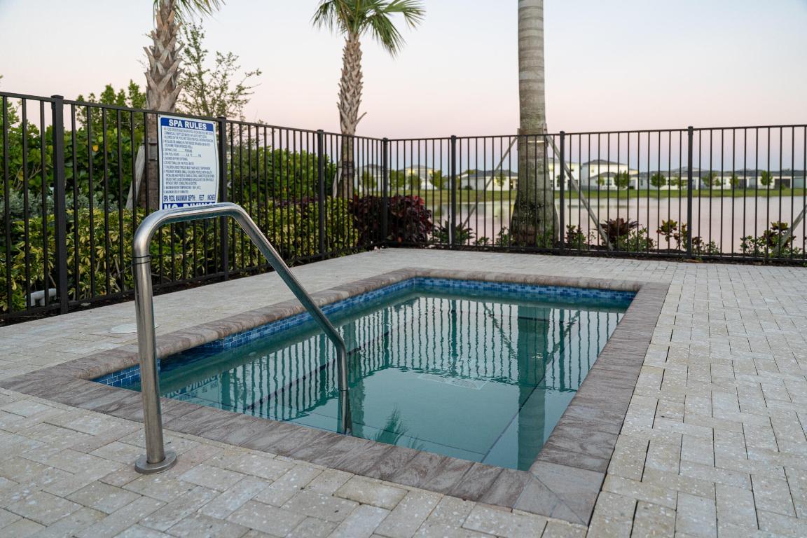 EMERY II - Residential