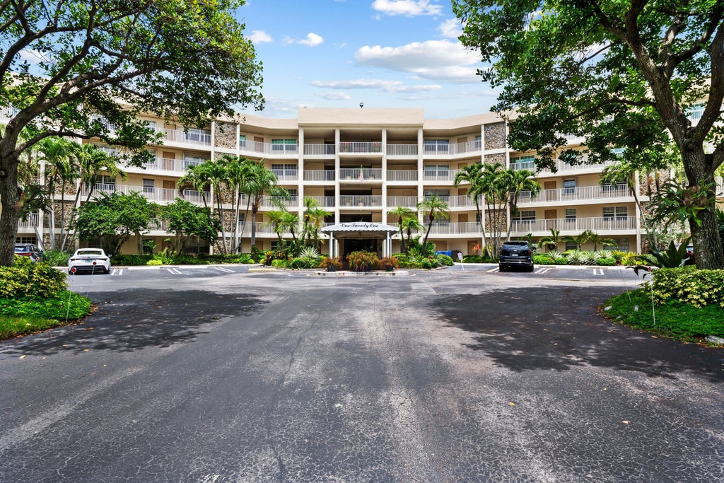 Photo of 800 Cypress Grove Drive #211, Pompano Beach, FL 33069 (MLS # B26040109)