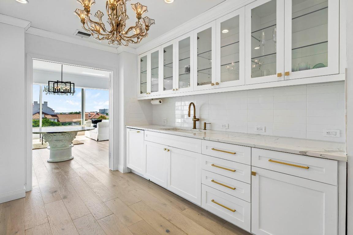 Palm Beach Towers - Residential