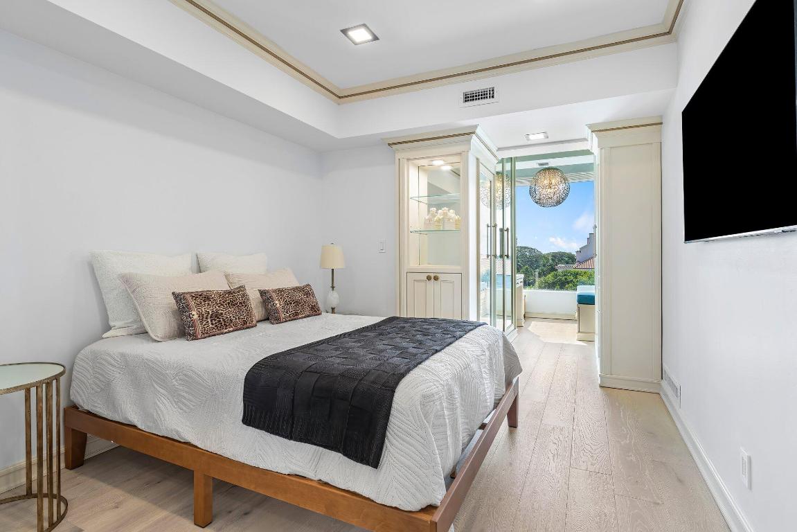 Palm Beach Towers - Residential