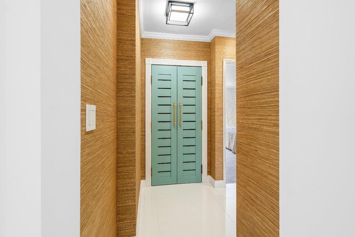 Palm Beach Towers - Residential