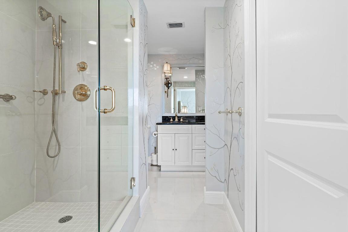 Palm Beach Towers - Residential