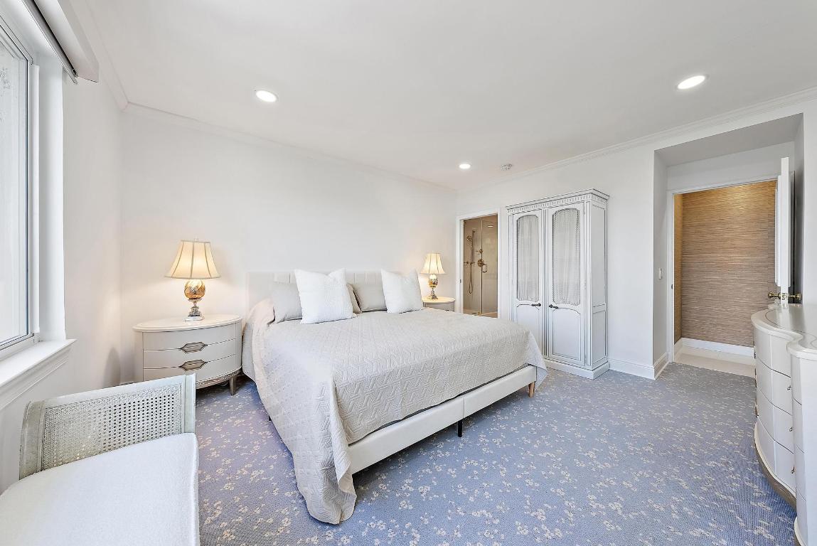 Palm Beach Towers - Residential