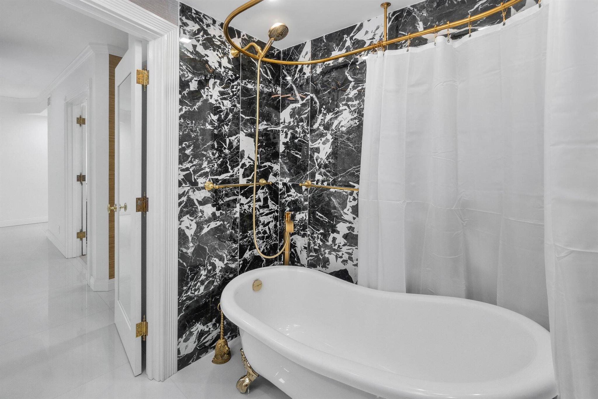 Palm Beach Towers - Residential