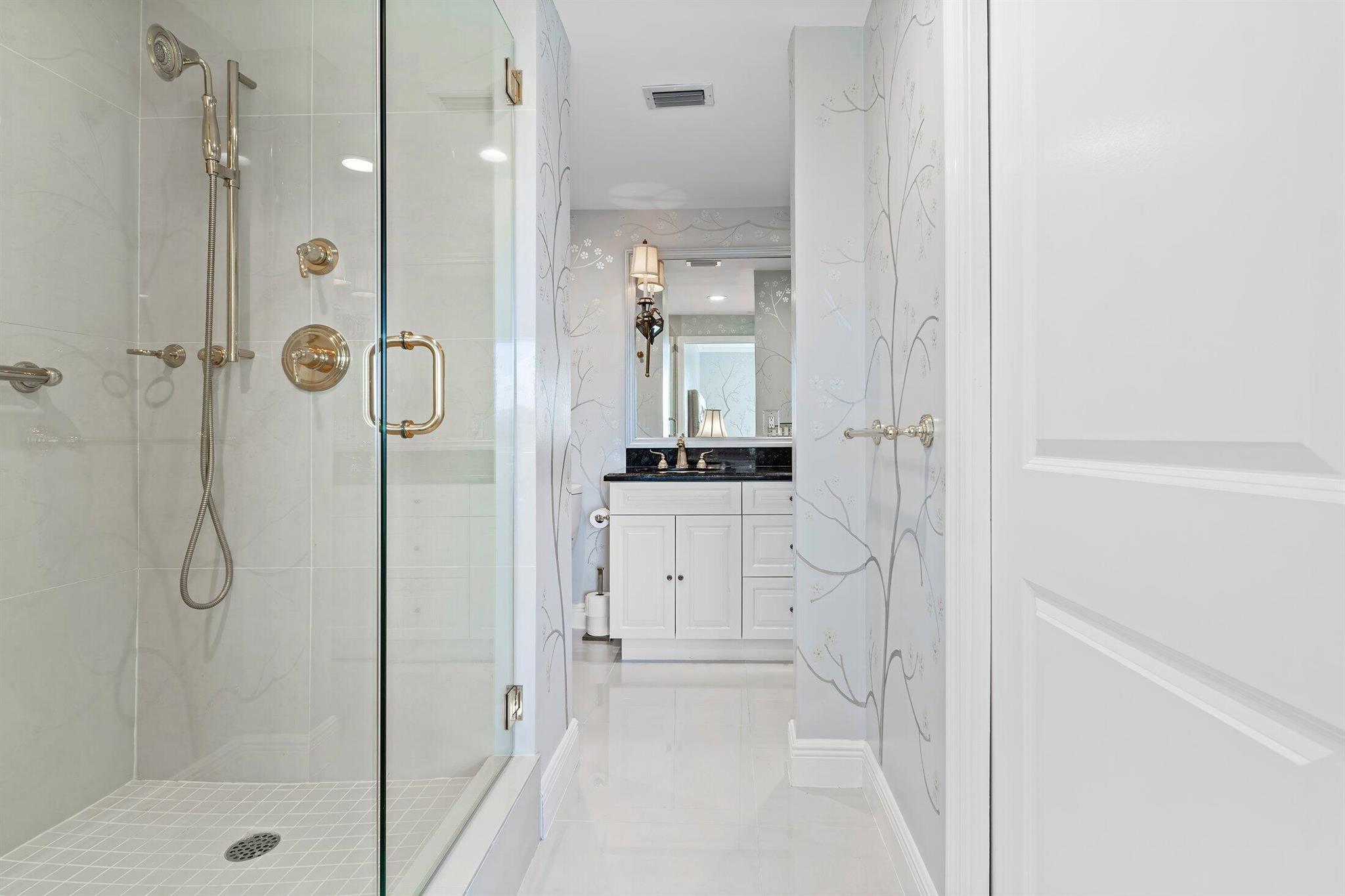 Palm Beach Towers - Residential