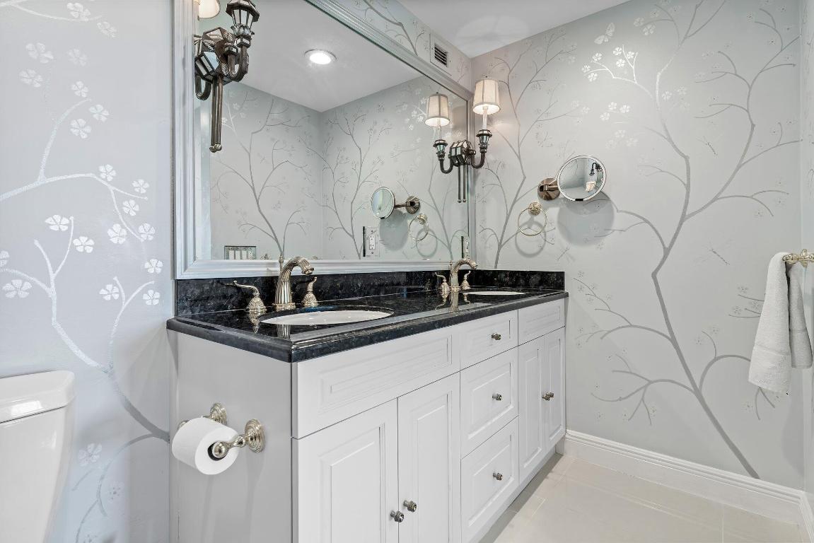 Palm Beach Towers - Residential