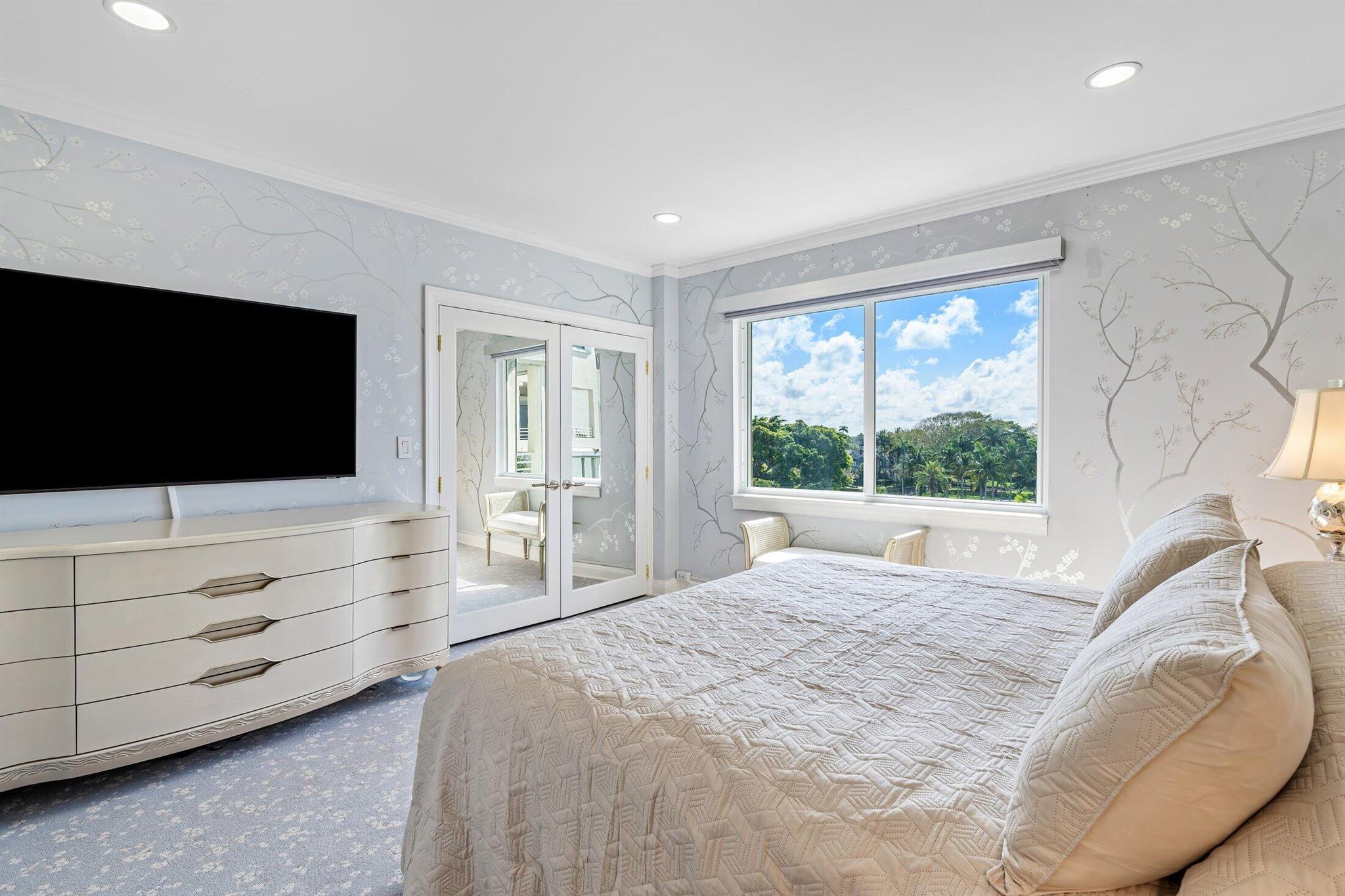 Palm Beach Towers - Residential