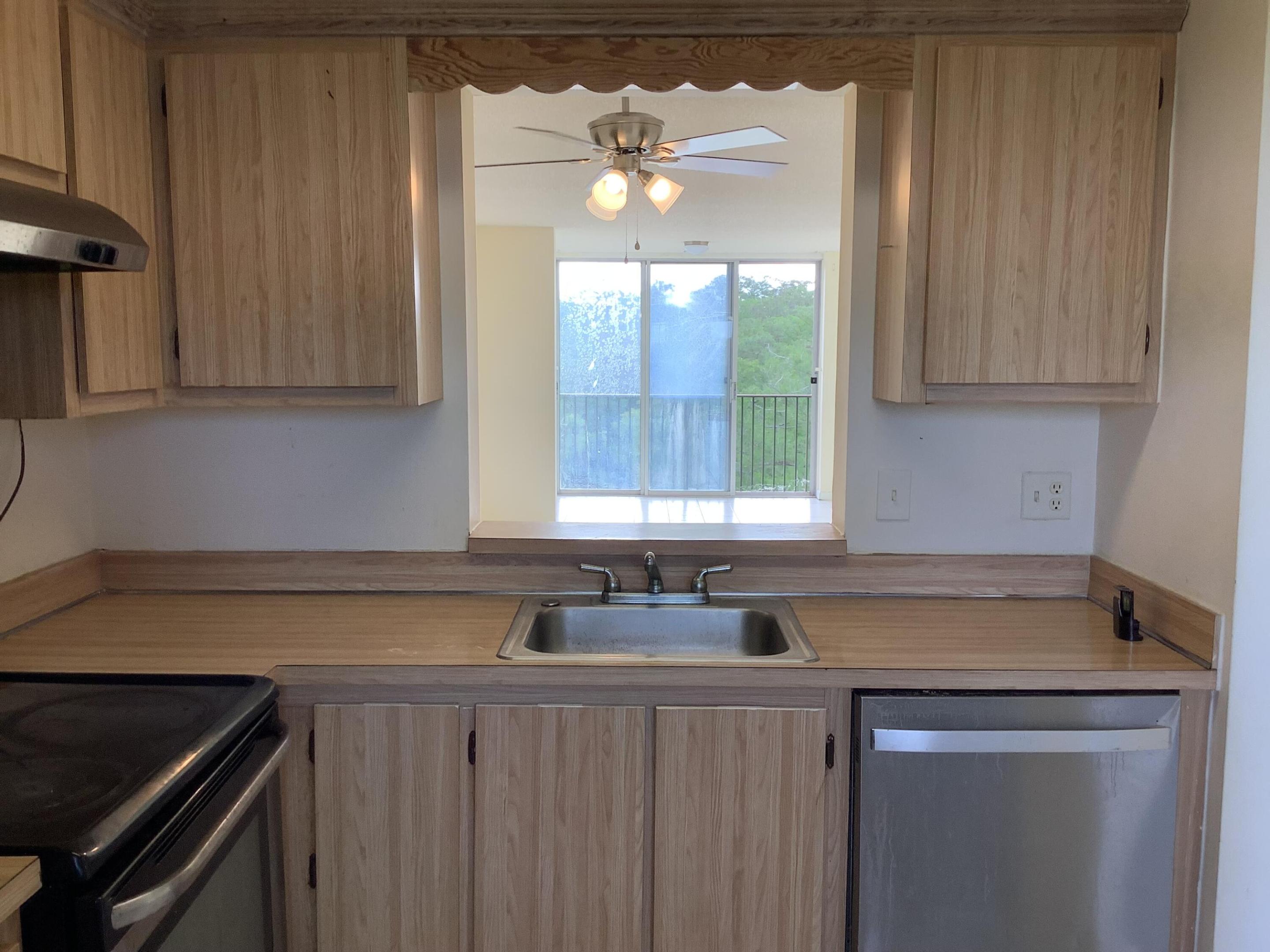 CASCADES OF LAUDERHILL 2 CONDO - Residential