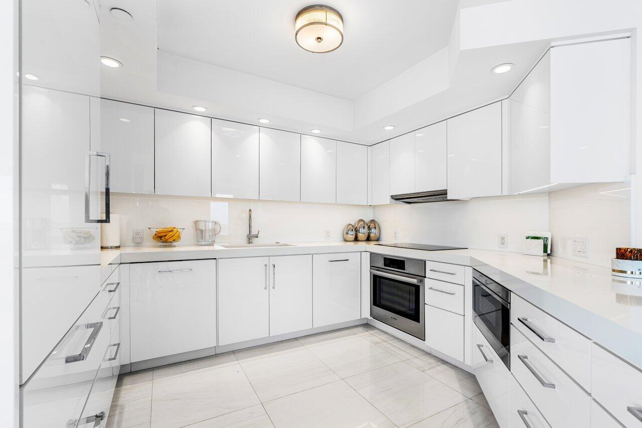 TWENTY ONE HUNDRED CONDO - Residential