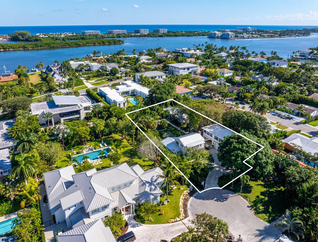 Photo of 50 Rutland Boulevard, West Palm Beach, FL 33405 (MLS # B26003617)