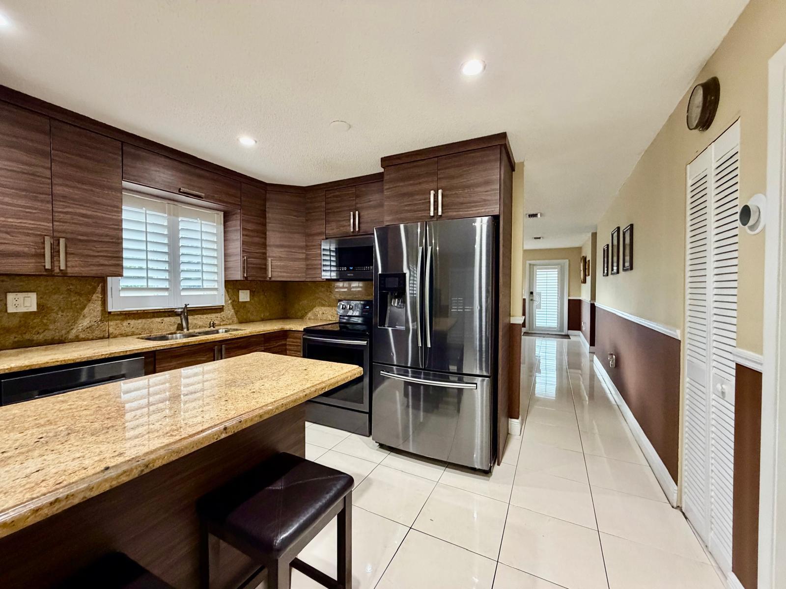 1092 W 32nd Street