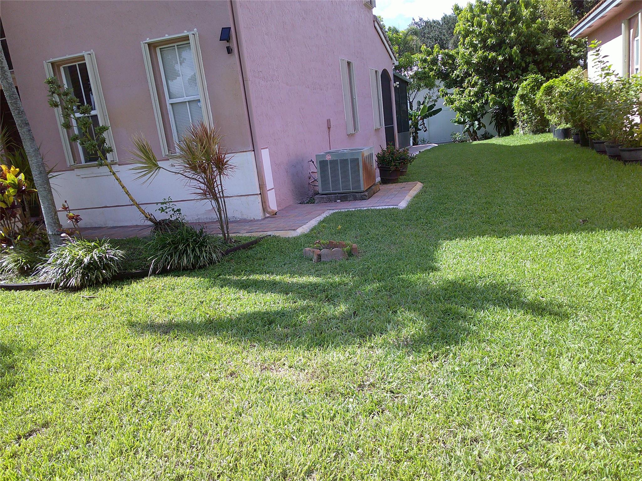 GREAT SPACIOUS ONE BEDROOM WITH ITS OWN BATHROOM AND PRIVATE ENTRANCE IN GATED MONARCH LAKES COMMUNITY. THIS IS A ROOM INSIDE A HOUSE. PROPERTY CAN BE RENTED FURNISHED OR UNFURNISHED. TENANT CAN RELAX ON PATIO. LIGHT AND WANTER INCLUDED IN RENT. THE RENTAL IS FOR ONE PERSON ONLY. PARKING FOR ONE CAR. OWNER PREFERS WORKING PERSON. NO PETS OR SMOKING.
