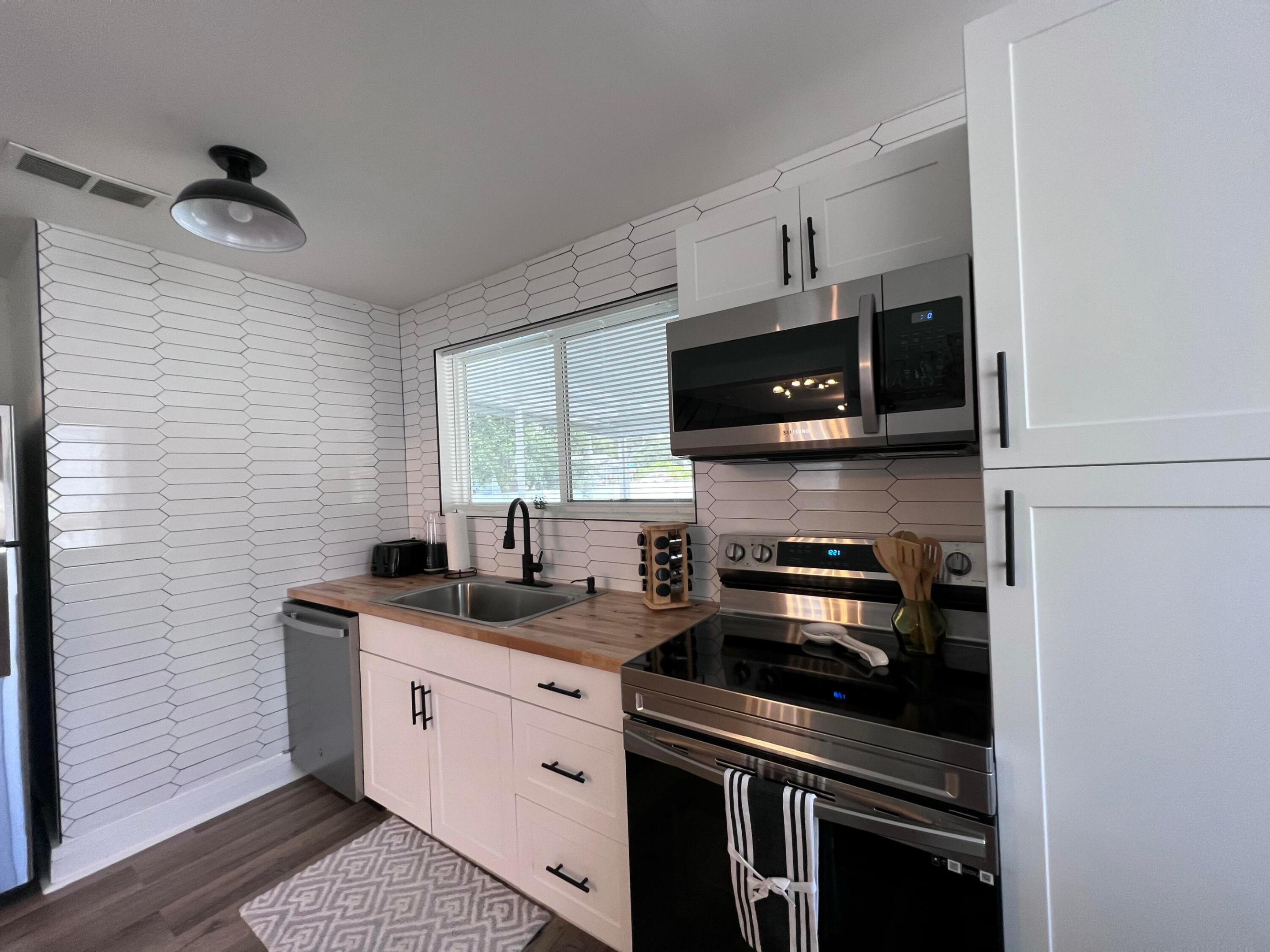 LAKE WORTH TOWN OF ADD 1 - Residential Lease