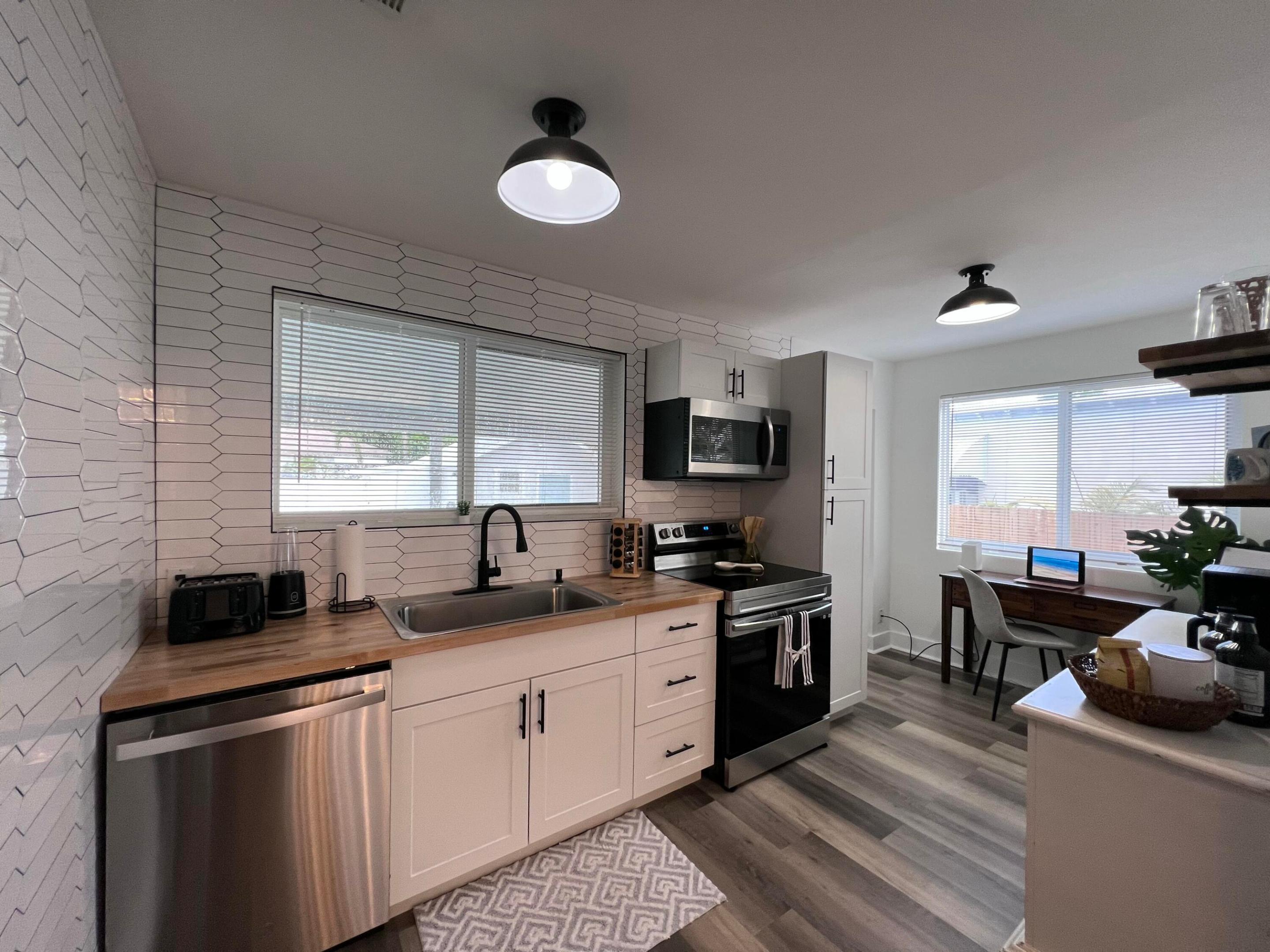 LAKE WORTH TOWN OF ADD 1 - Residential Lease