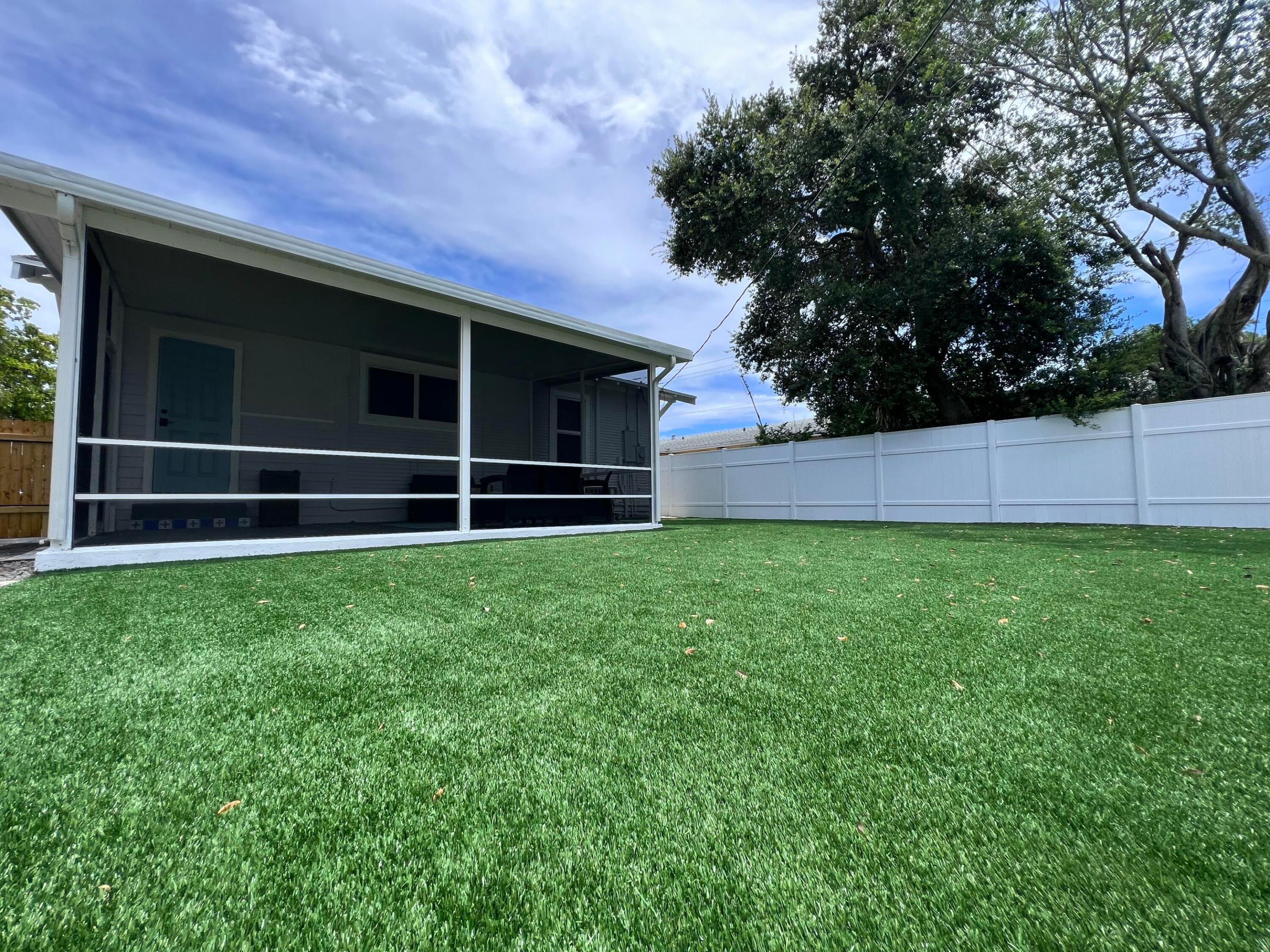 LAKE WORTH TOWN OF ADD 1 - Residential Lease
