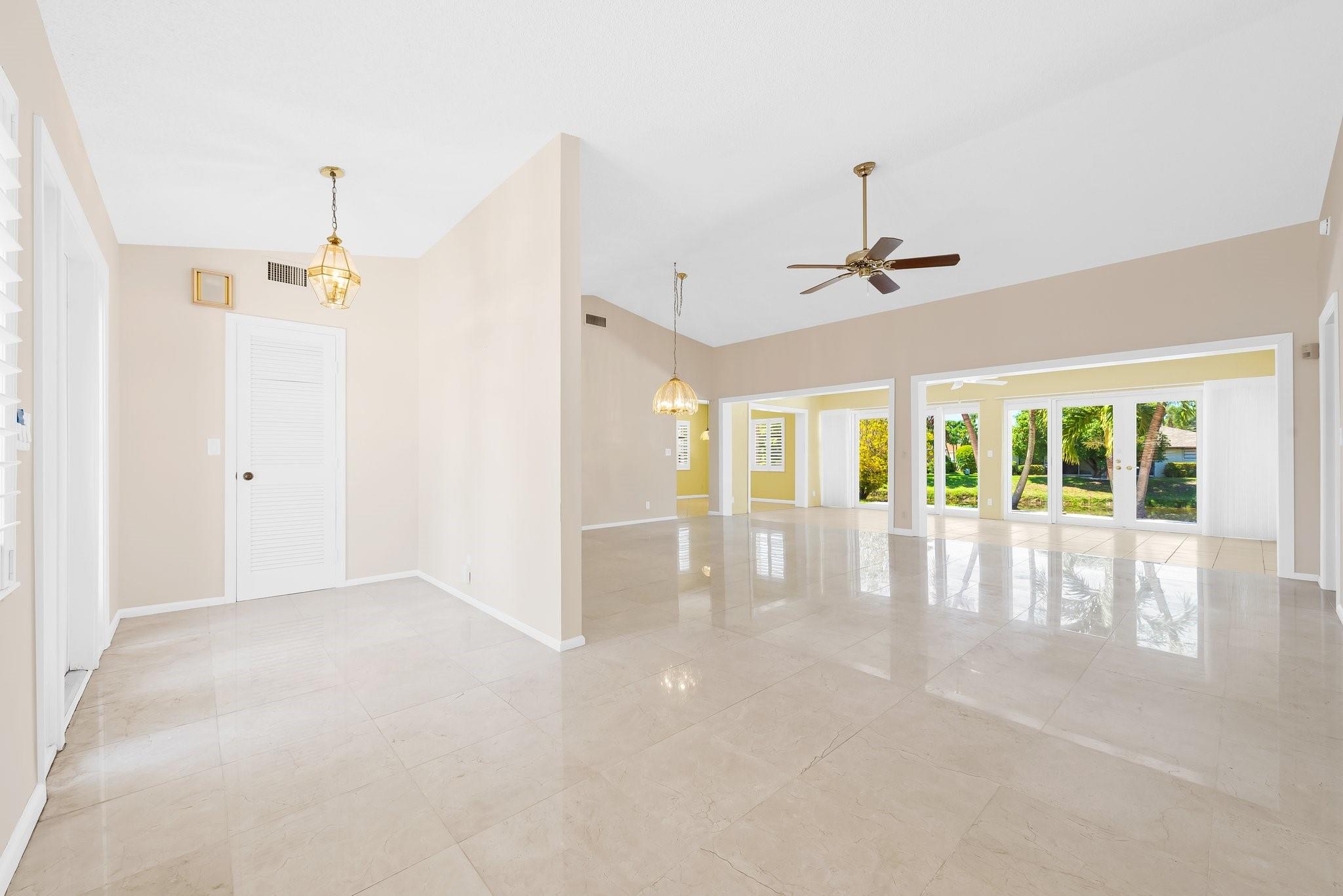 10893 Ventura Cir