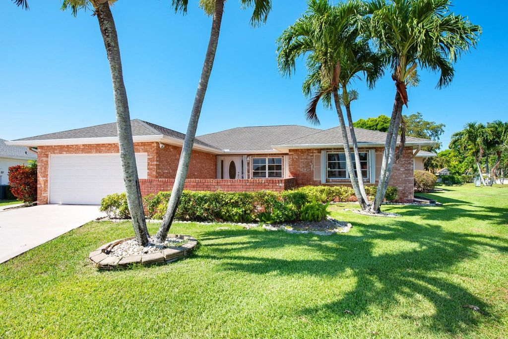 Photo of 10893 Ventura Circle, Boynton Beach, FL 33436 (MLS # F10505004)