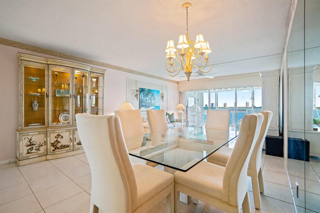 Lake Harbour Towers - Residential