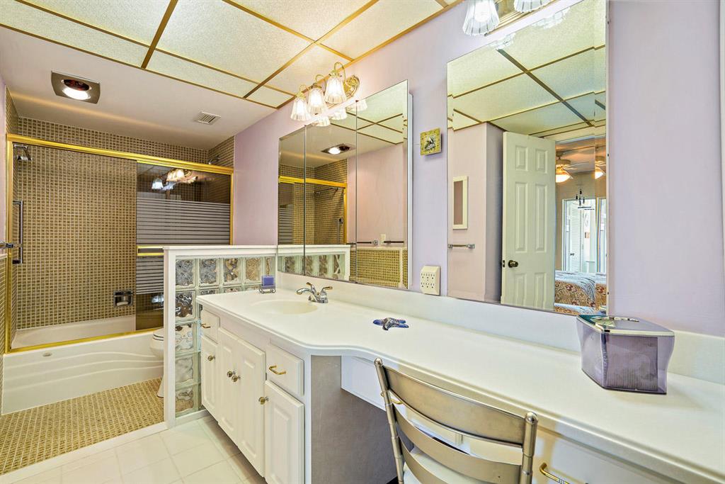 Lake Harbour Towers - Residential