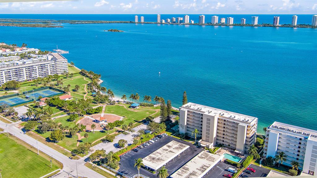 Lake Harbour Towers - Residential