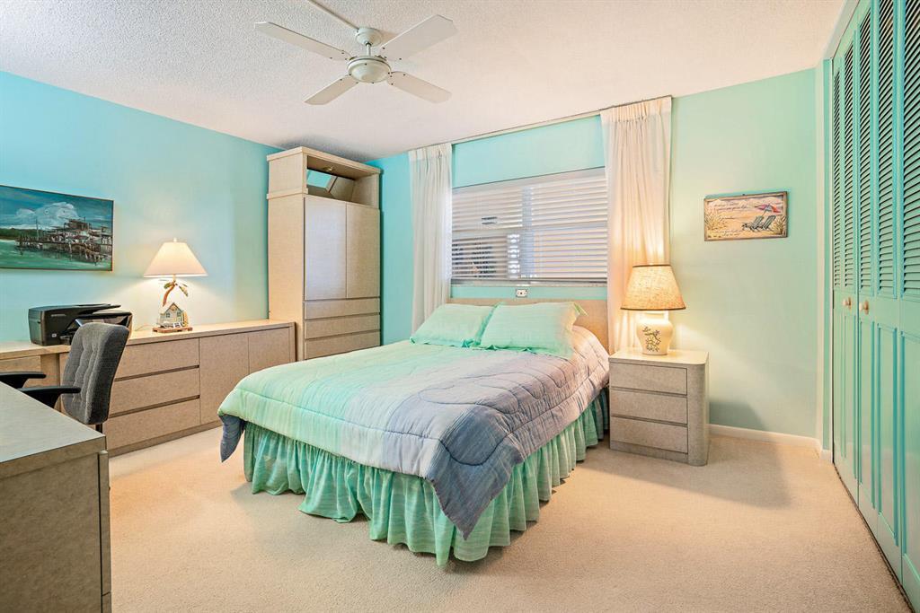 Lake Harbour Towers - Residential