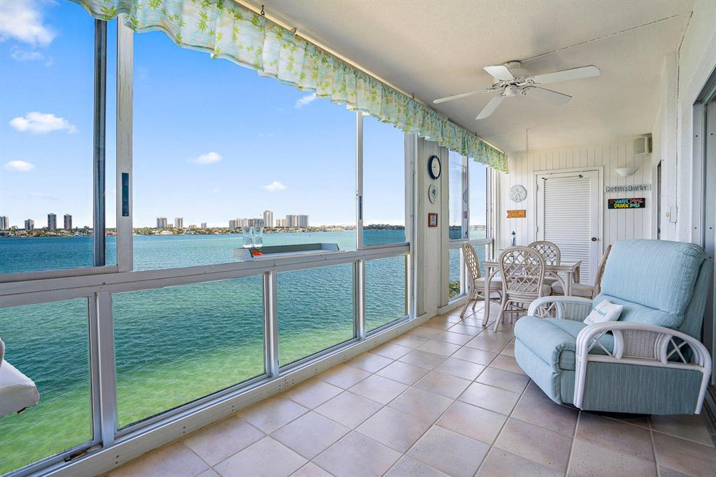 Lake Harbour Towers - Residential