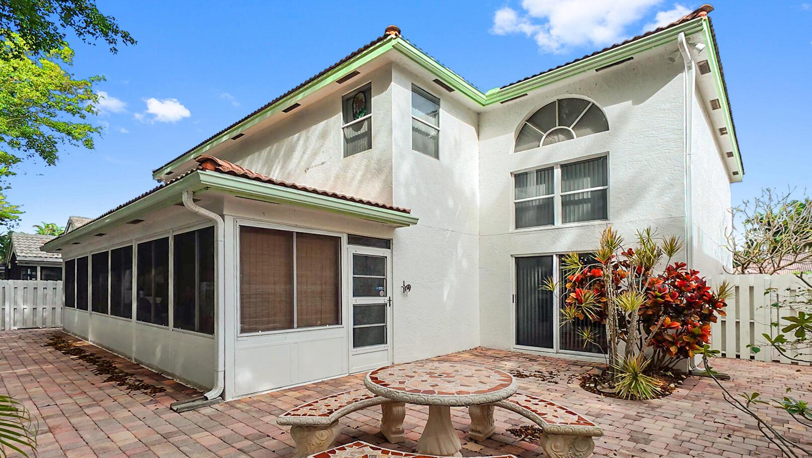 LAKE CHARLESTON - Residential