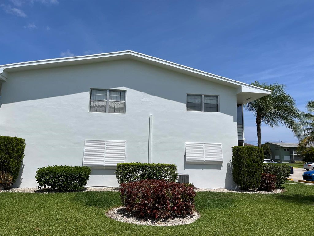 Photo of 89 Easthampton D, West Palm Beach, FL 33417 (MLS # R10891895)