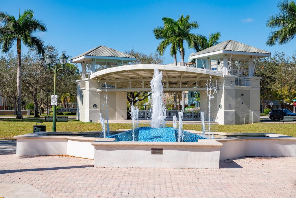 Photo of 1200 Town Center Dr #315, Jupiter, FL 33458 (MLS # R10898770)