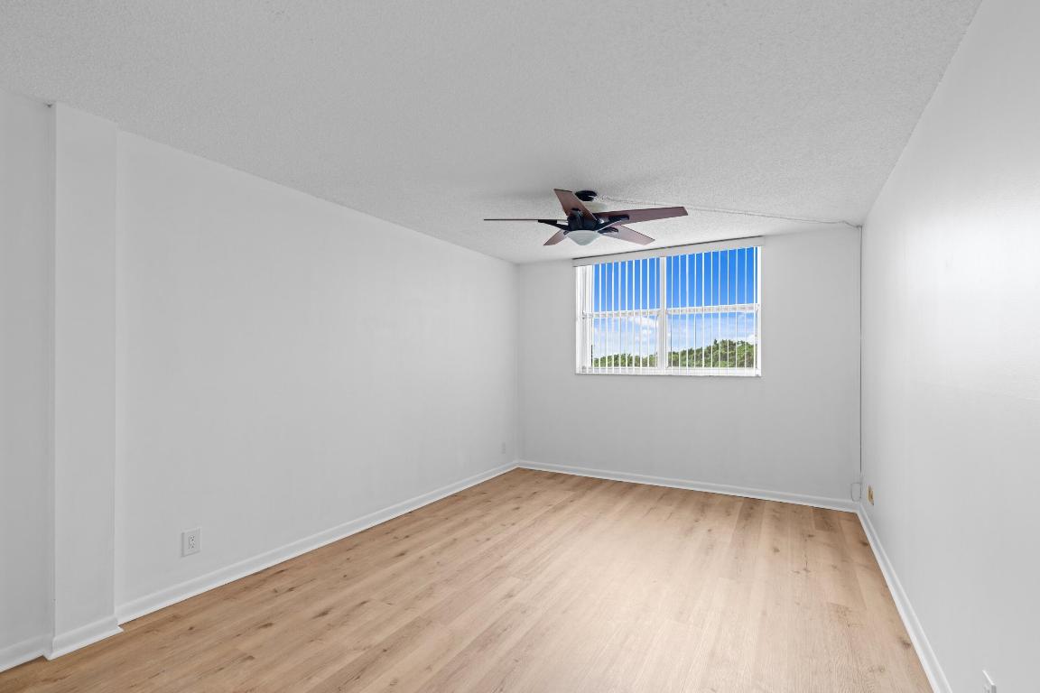 BREAKWATERS OF THE PALM BEACHES CONDO - Residential Lease