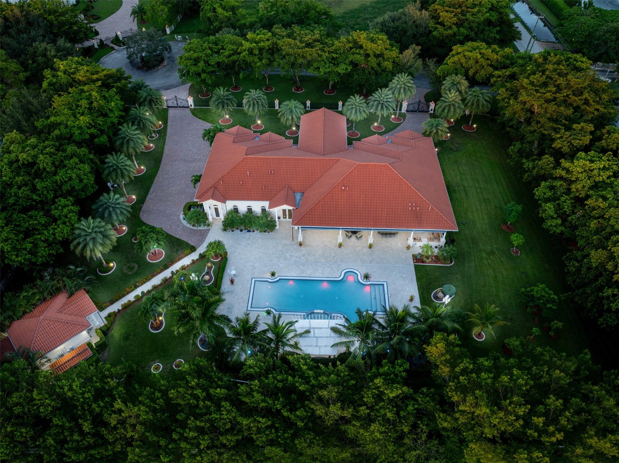 5801 Estates Dr
