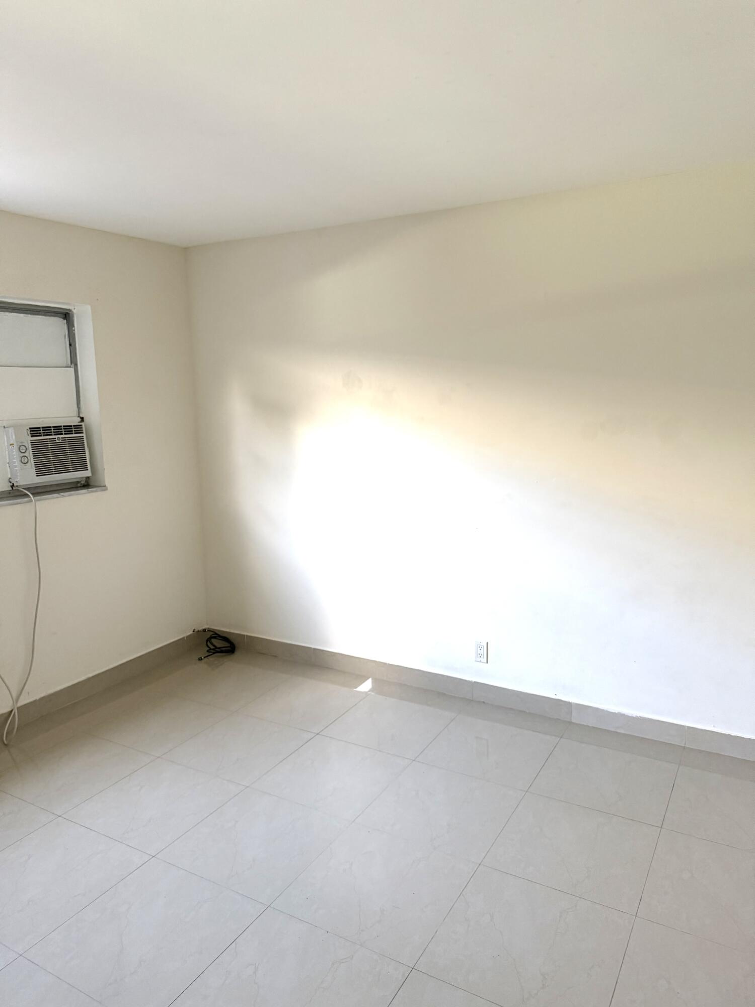 ELEVEN ELEVEN CONDO - Residential Lease