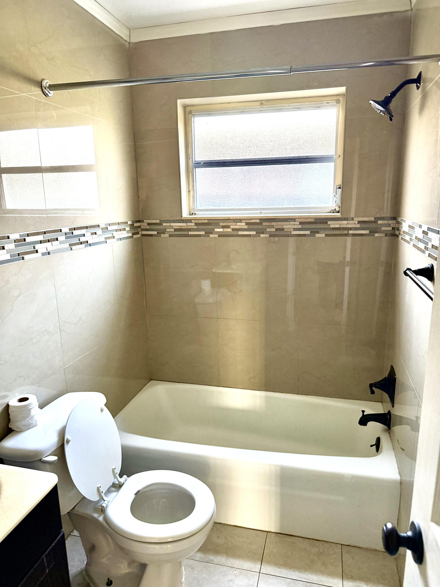 ELEVEN ELEVEN CONDO - Residential Lease