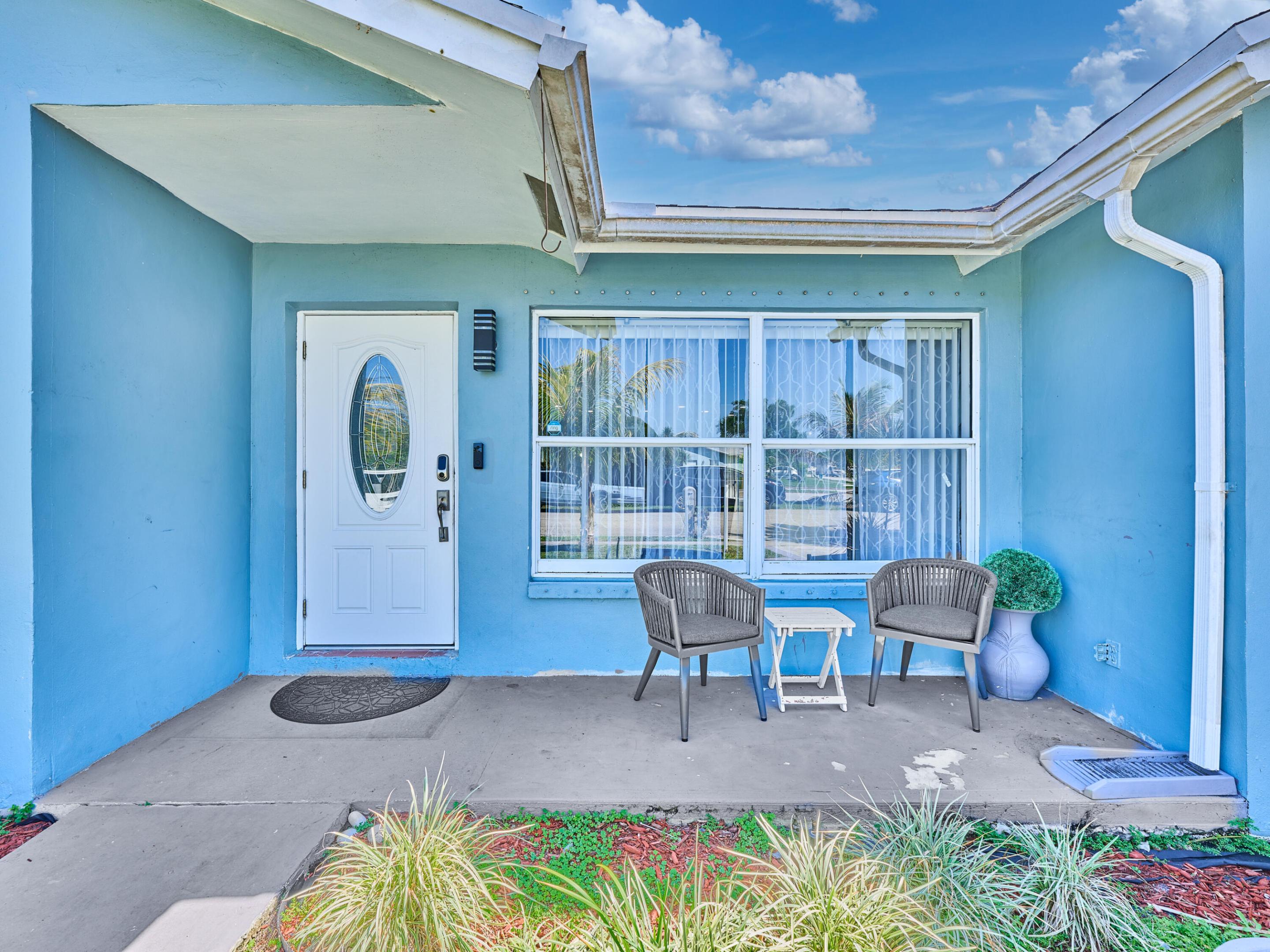 9020 SW 8th Street, Boca Raton, FL, 33433/$614,900 4 9020 SW 8th Street