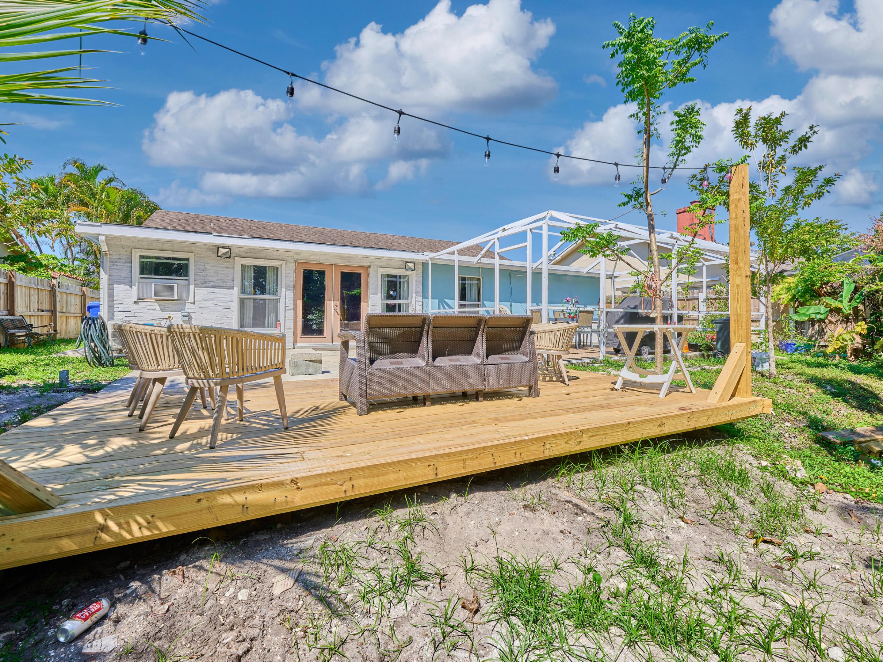 SANDALFOOT COVE SEC 7 AND 8 - Residential