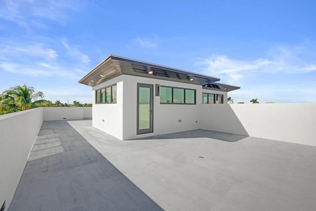 SILVER SHORES SEC OF LAUDERDALE - Residential