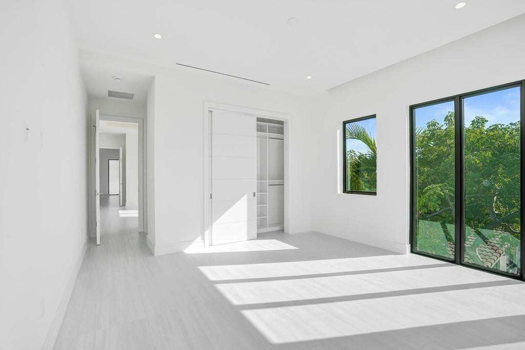 SILVER SHORES SEC OF LAUDERDALE - Residential