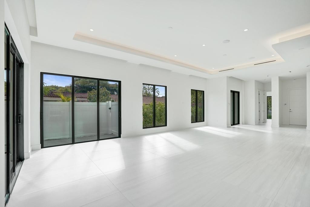 SILVER SHORES SEC OF LAUDERDALE - Residential