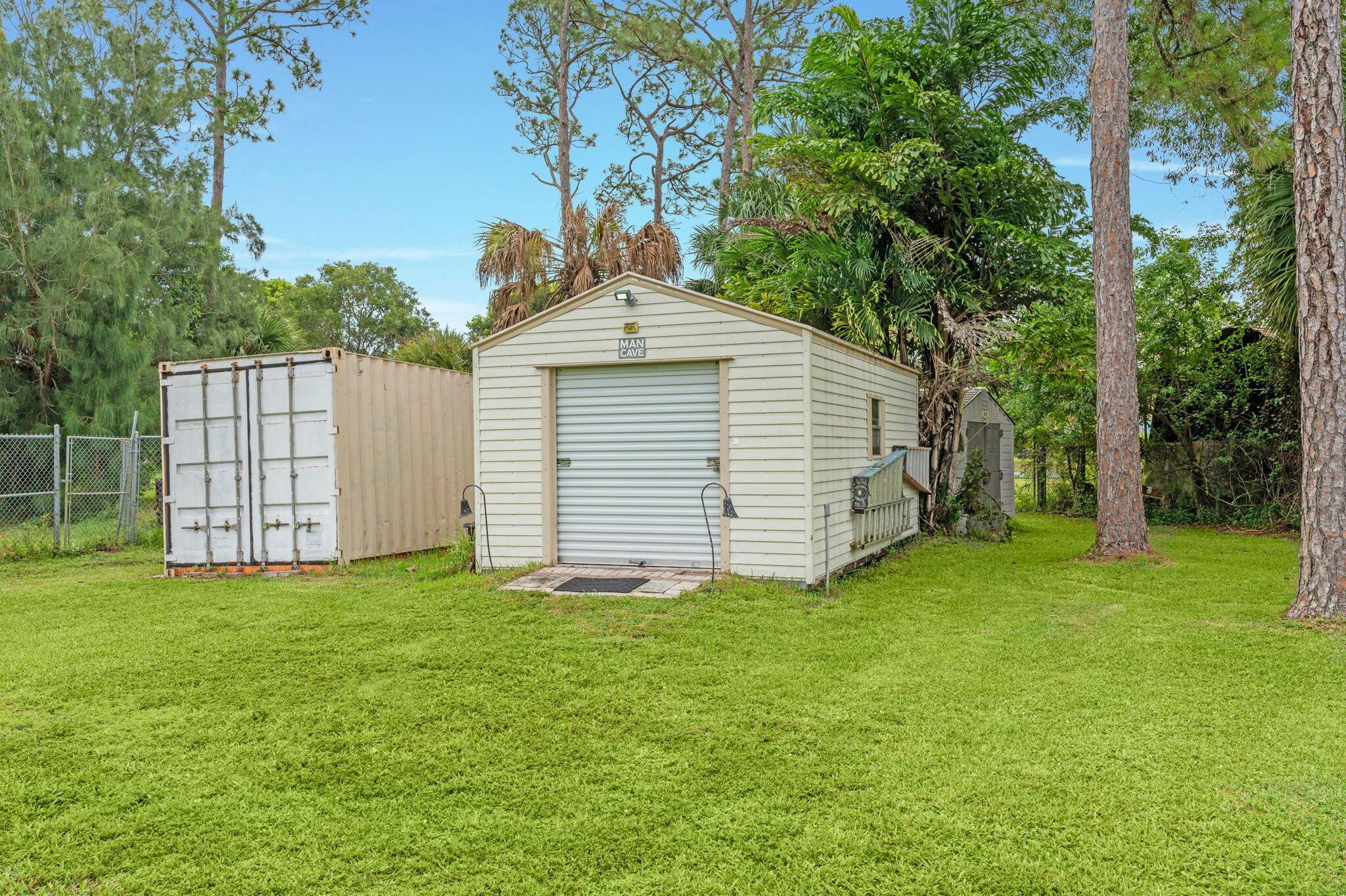 LOXAHATCHEE GROVES IN - Residential