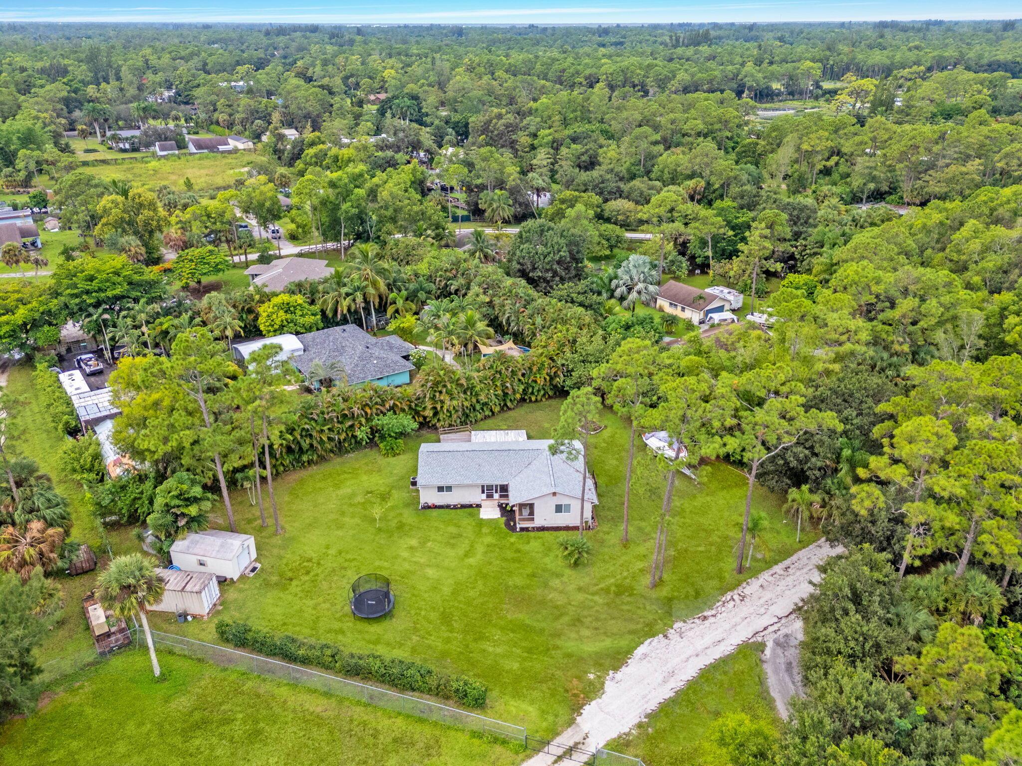 LOXAHATCHEE GROVES IN - Residential