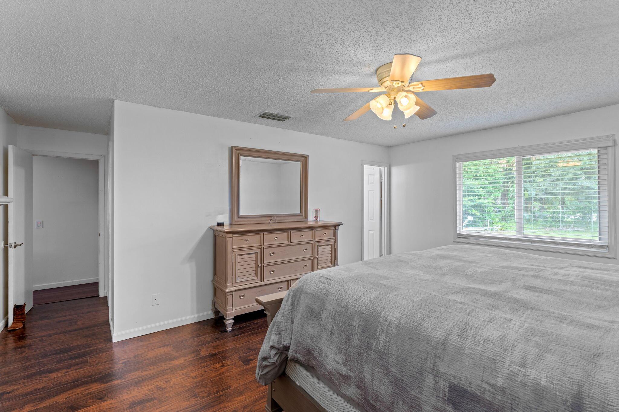 LOXAHATCHEE GROVES IN - Residential