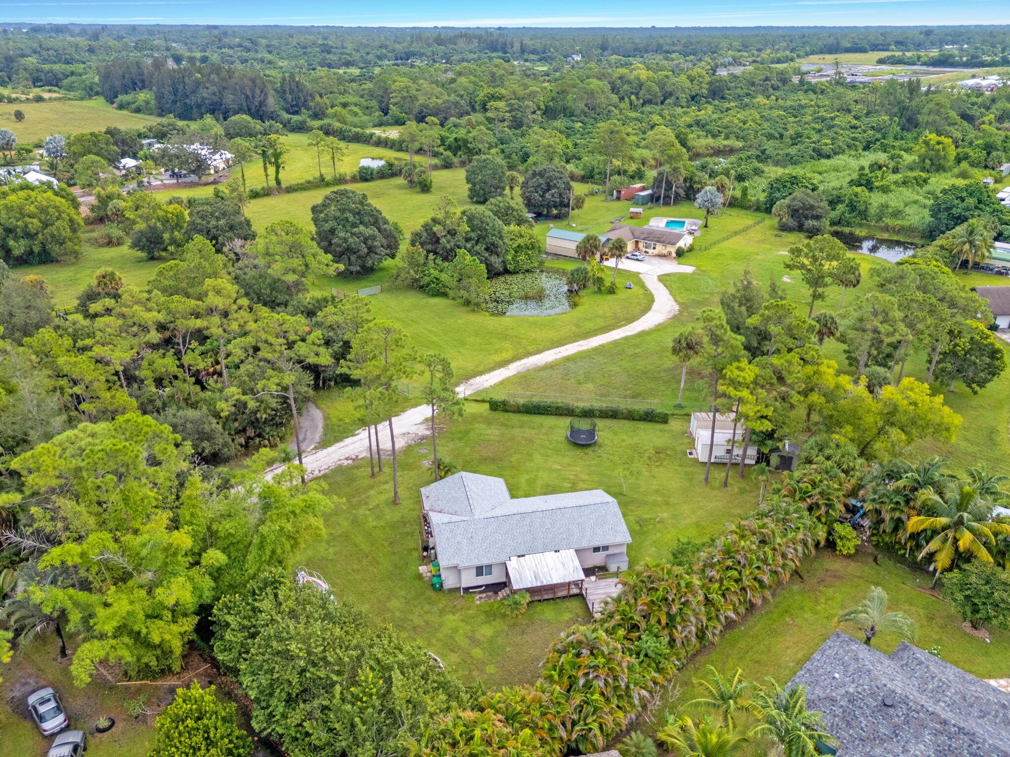 LOXAHATCHEE GROVES IN - Residential