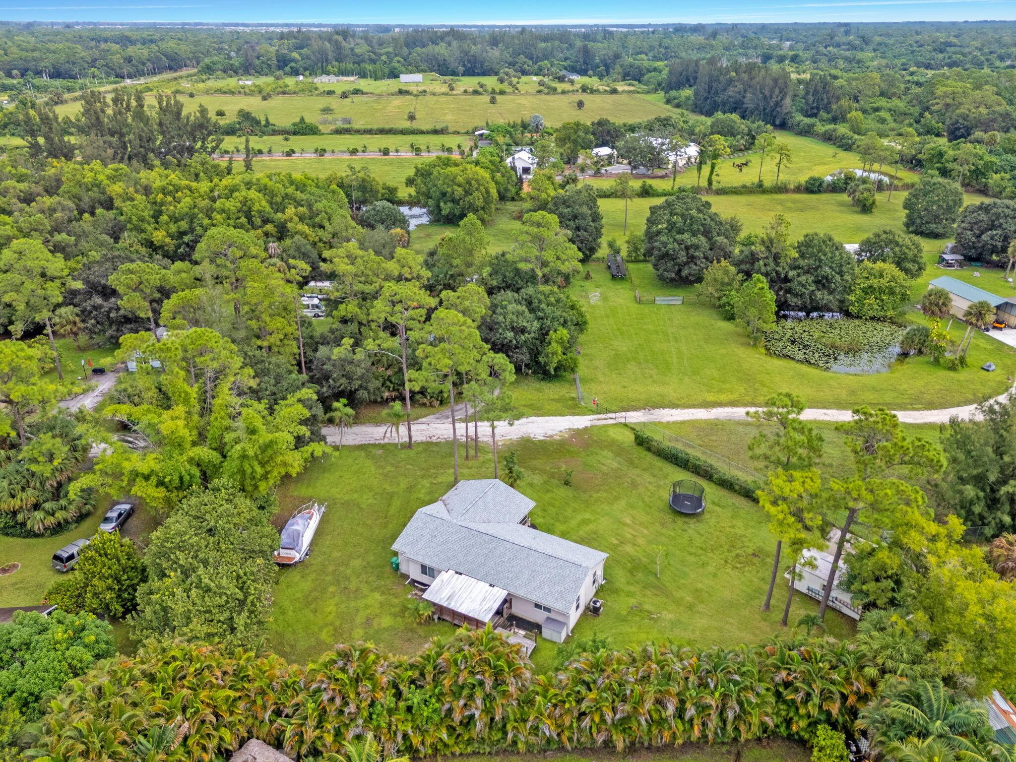 LOXAHATCHEE GROVES IN - Residential