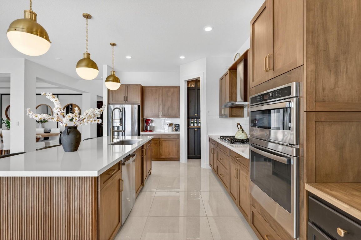 Parkland Bay 183-49 B - Residential